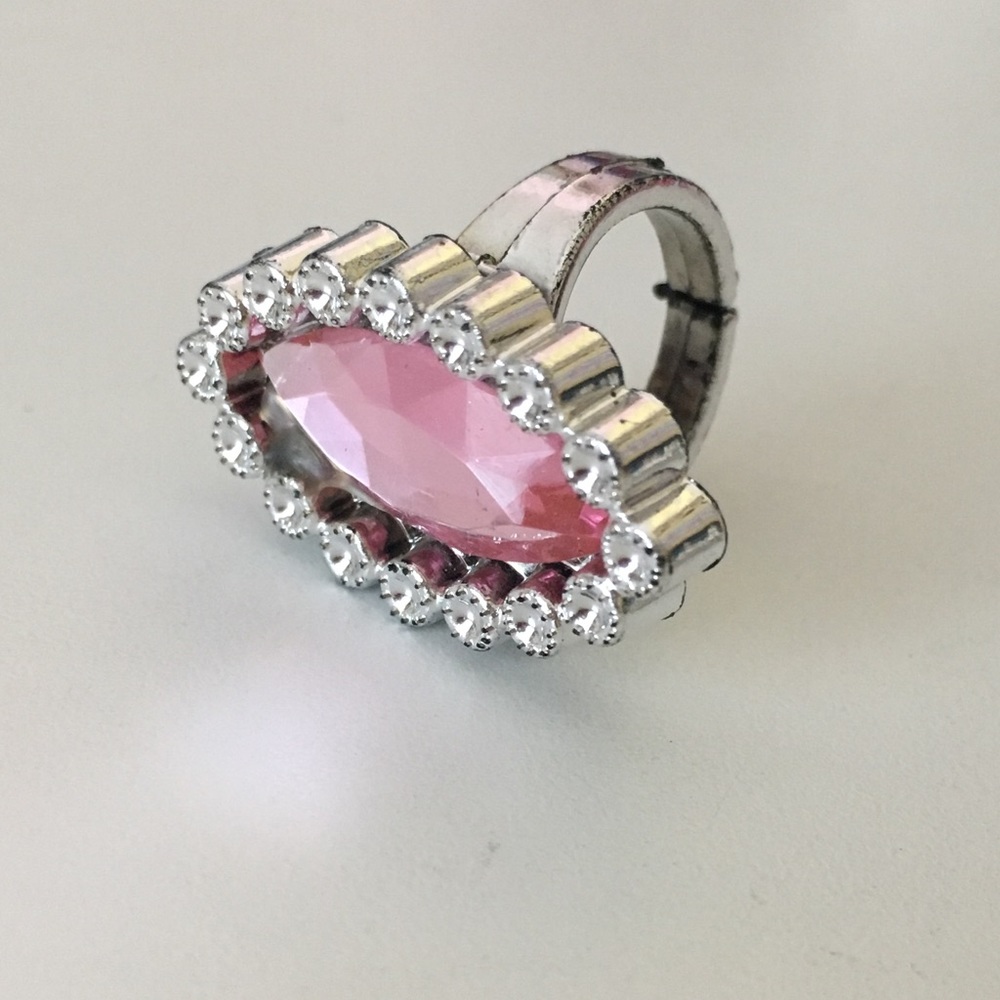 4 Plastic Dress-Up Rings - Picture 3 of 6